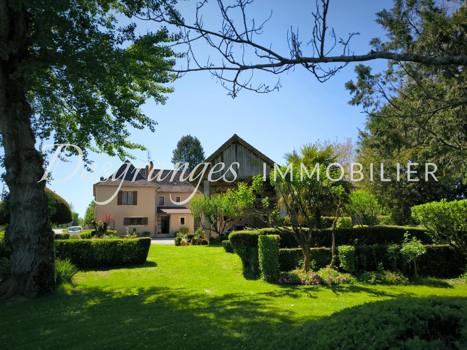 for sale estate Hautefort Dordogne 18