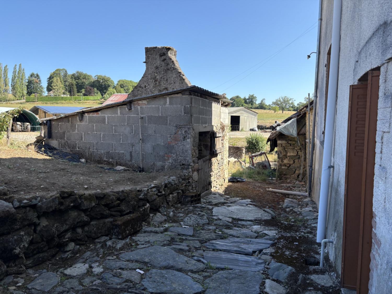  for sale house La Porcherie Haute-Vienne 16